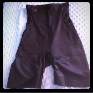 Ruby Ribbon Waist Boy Short Slimmer New W/O Tag